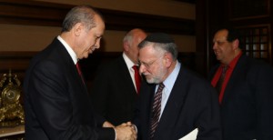 OU Executive Vice President Allen I. Fagin greets Turkish President Recep Tayyip Erdogan. Photo: Avi Hayun