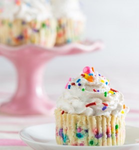 Confetti Cheesecake Cupcake Photo: Miriam Pascal 