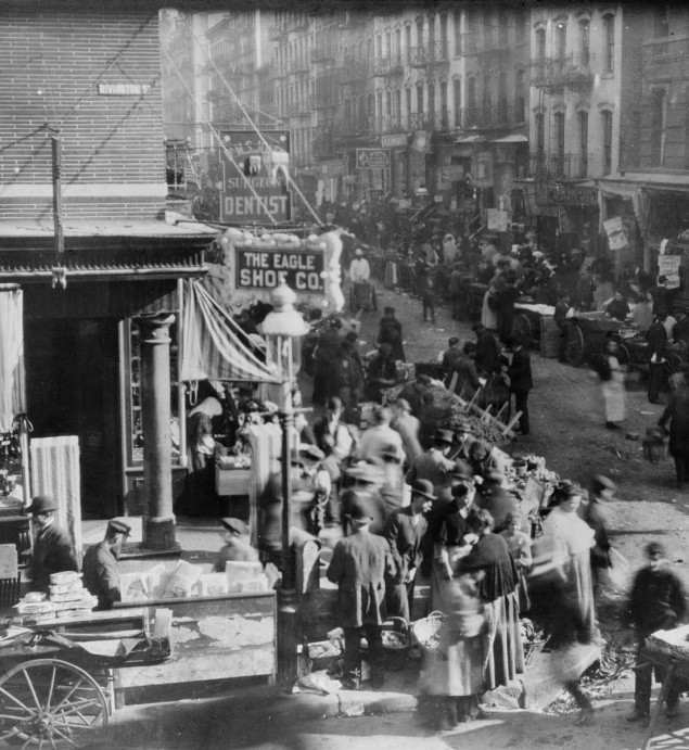 Sunday morning crowds fill the market at Orchard and Rivington in New York City, 1915. Courtesy of the Library of Congress, Prints and Photographs Division